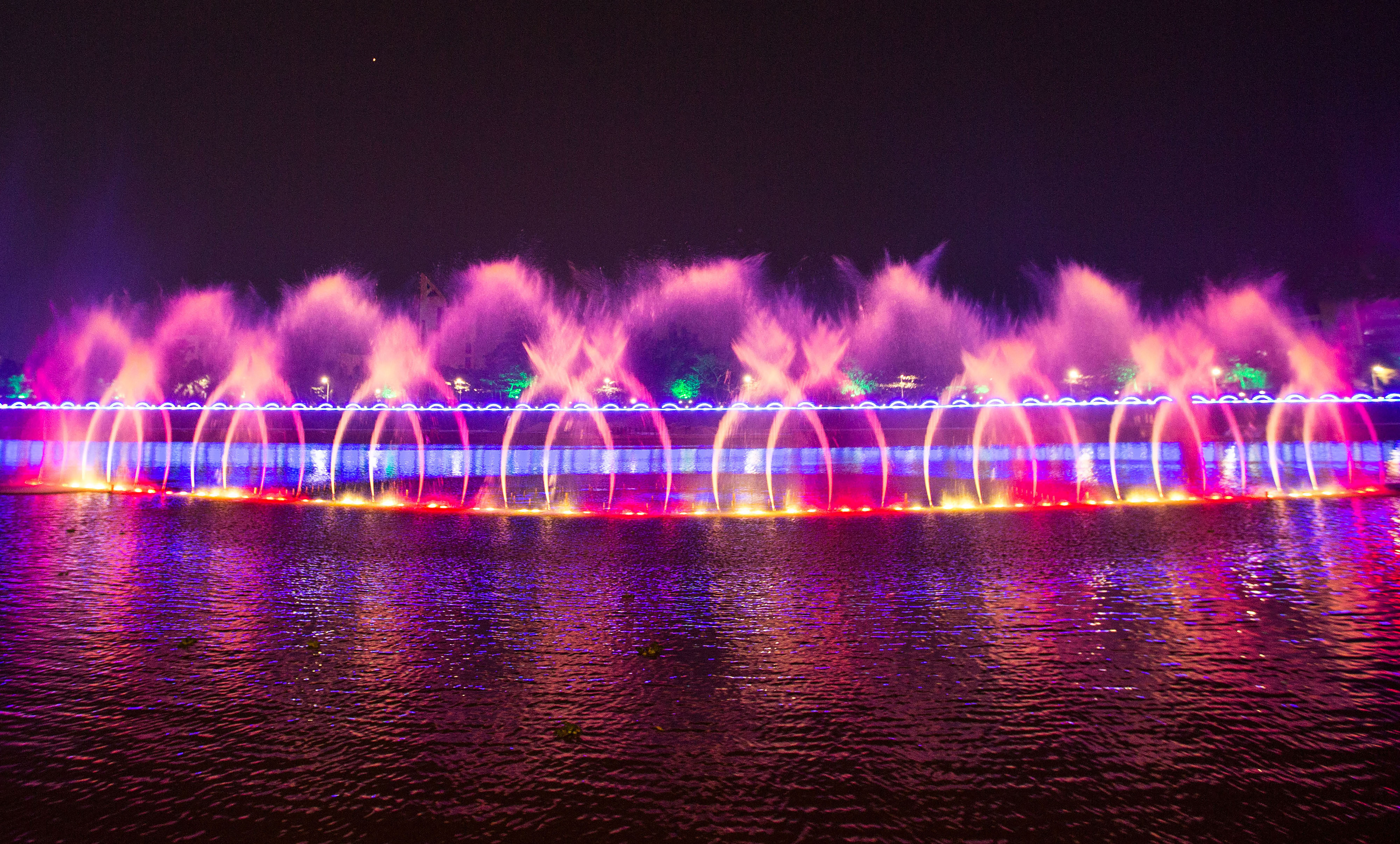 5、小东江音乐喷泉(市城管执法局供图).jpg